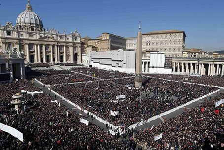 The last general audience of Benedict XVI as Pope. The general audience was held in St. Peter’s Square on February 27. (Galazka photos)