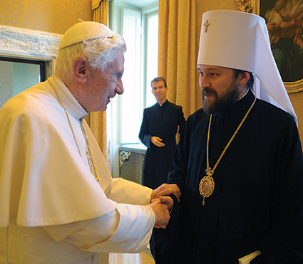 Pope Benedict greets Metropolitan Hilarion of Volokolamsk, the chief ecumenist of the Russian Orthodox Church, at the papal villa in Castel Gandolfo, Italy, Sept. 29, 2011 (CNS photo)