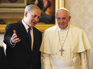 Pope Francis meets Benjamin Netanyahu, Israeli Prime Minister, in the private library at the Apostolxic Palace on December 2 (Galazka photo)