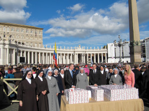 Nuns distribute the Misericordina.