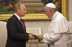 Pope Francis meets Vladimir Putin, President of the Russian Federation, in the private library at the Apostolic Palace on November 25 (Galazka photo).