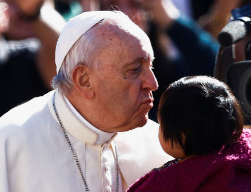 Pope at Audience: The beauty of bonds that unite generations